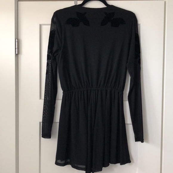 Minkpink shorts romper - Picture 2 of 4